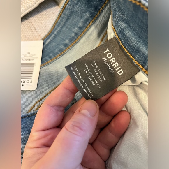 NWT Mid-length, Slit-Front Torrid Jean Skirt - Picture 4 of 4